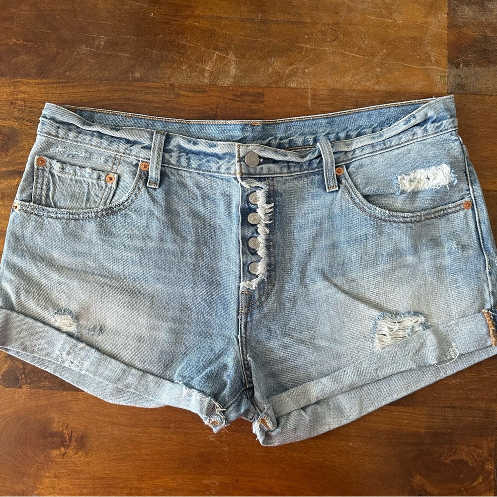 Levis Blue Denim Women Button fly Jean Shorts Size 32